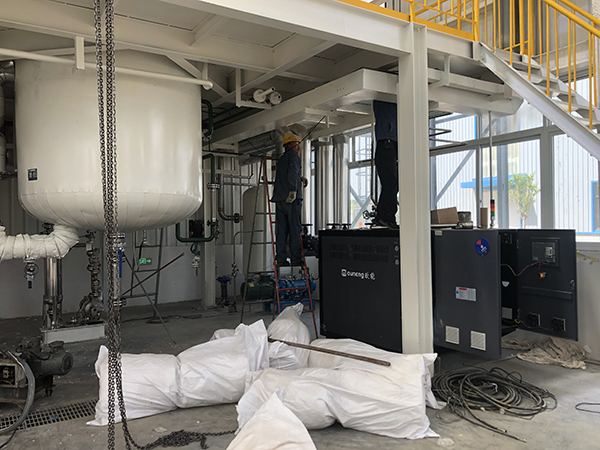 脂類材料反應釜控溫雙機一體高溫油溫機——應用案例
